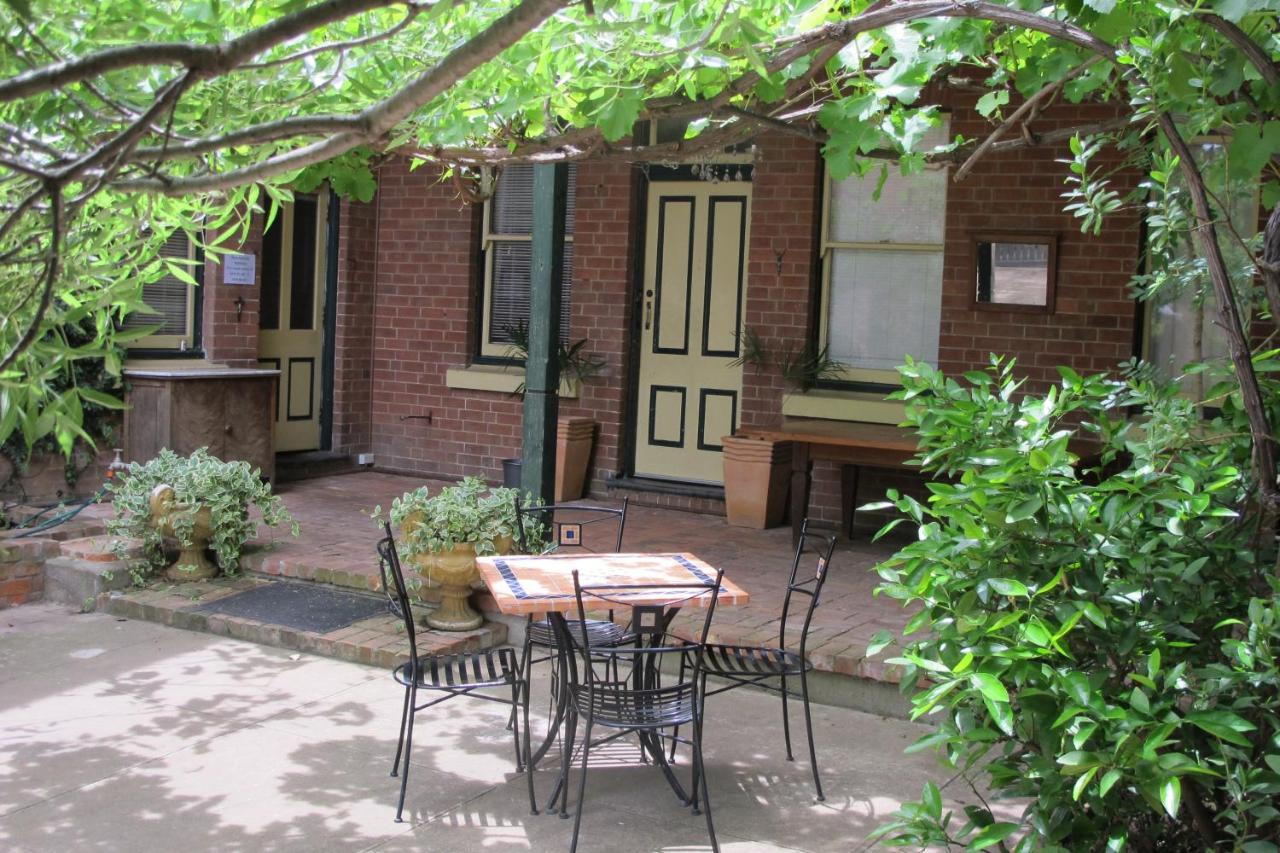 Holmhurst Bed & Breakfast *